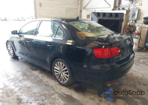 2011 Volkswagen Jetta 2.5L Sel z USA, uszkodzony, nr VIN 3VWLZ7AJ3BM330800